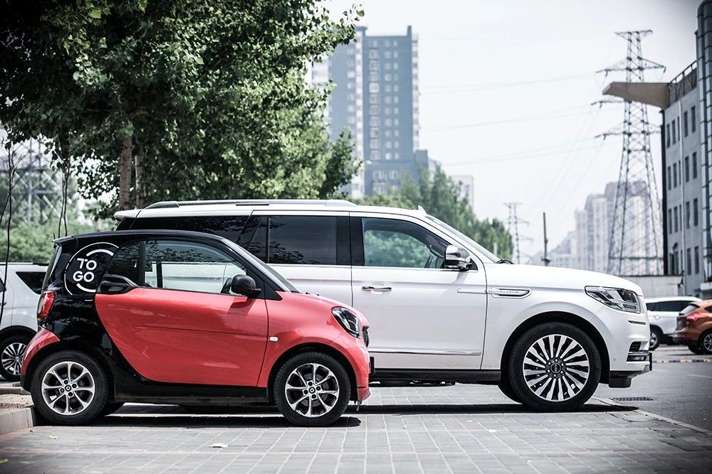 林肯20万至30万的SUV,最新款林肯领航员太霸气了