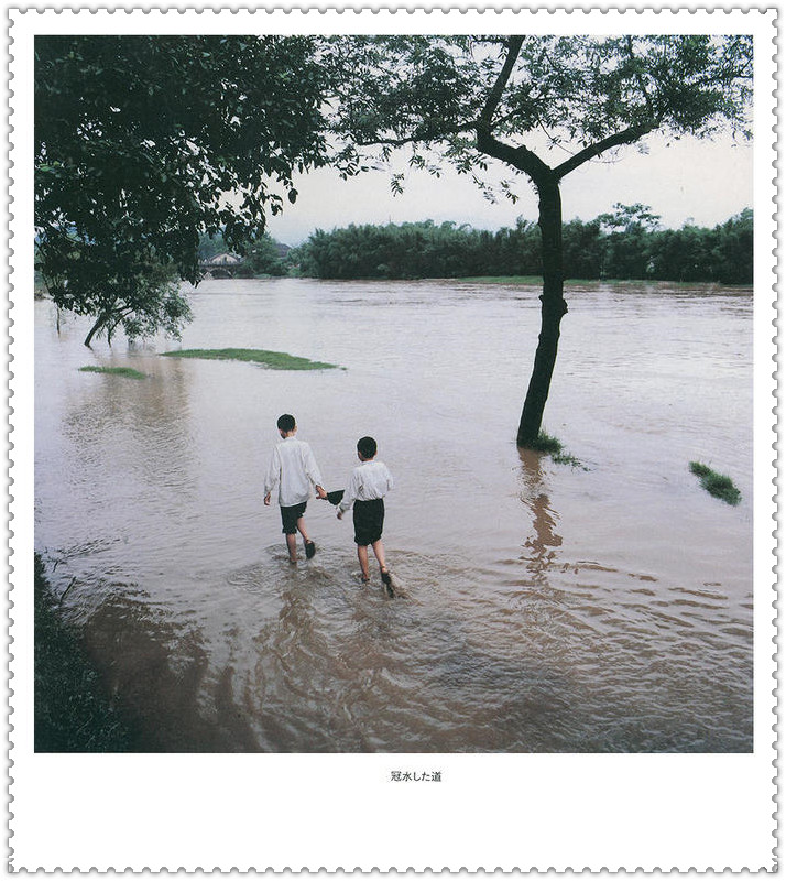 40张老照片带你走进60年代的上海,80年代老照片日本摄影师