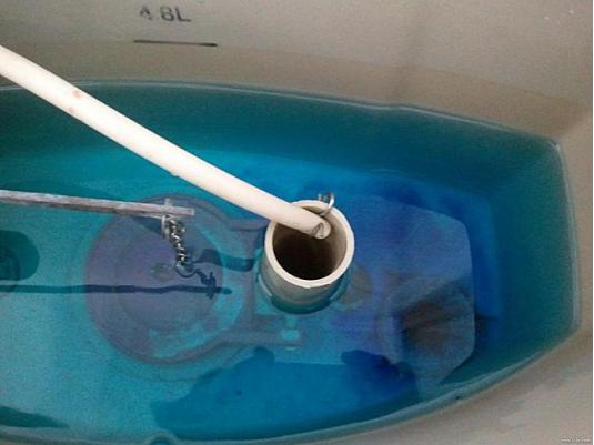马桶水箱不上水什么原因如何解决,马桶水箱不下水最简单解决方法