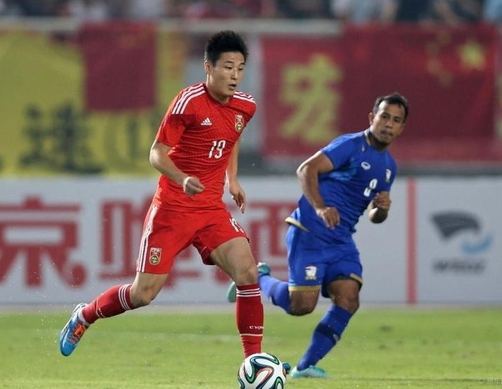 国足1-5惨败泰国视频,中国vs泰国cctv-5国足直播几点