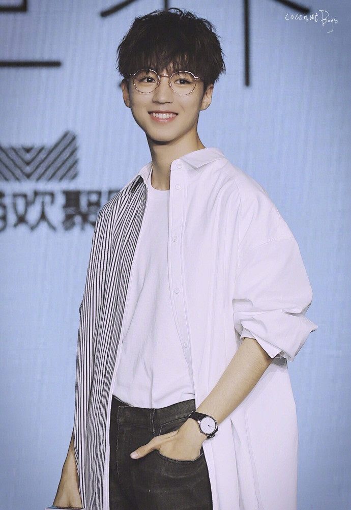 王俊凯奔跑吧青春,王俊凯奔跑照片