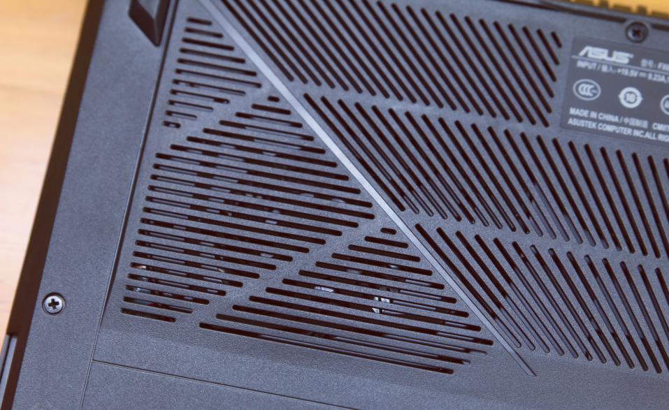 华硕飞行堡垒fx63v装nvme固态,飞行堡垒fx63vm1050ti