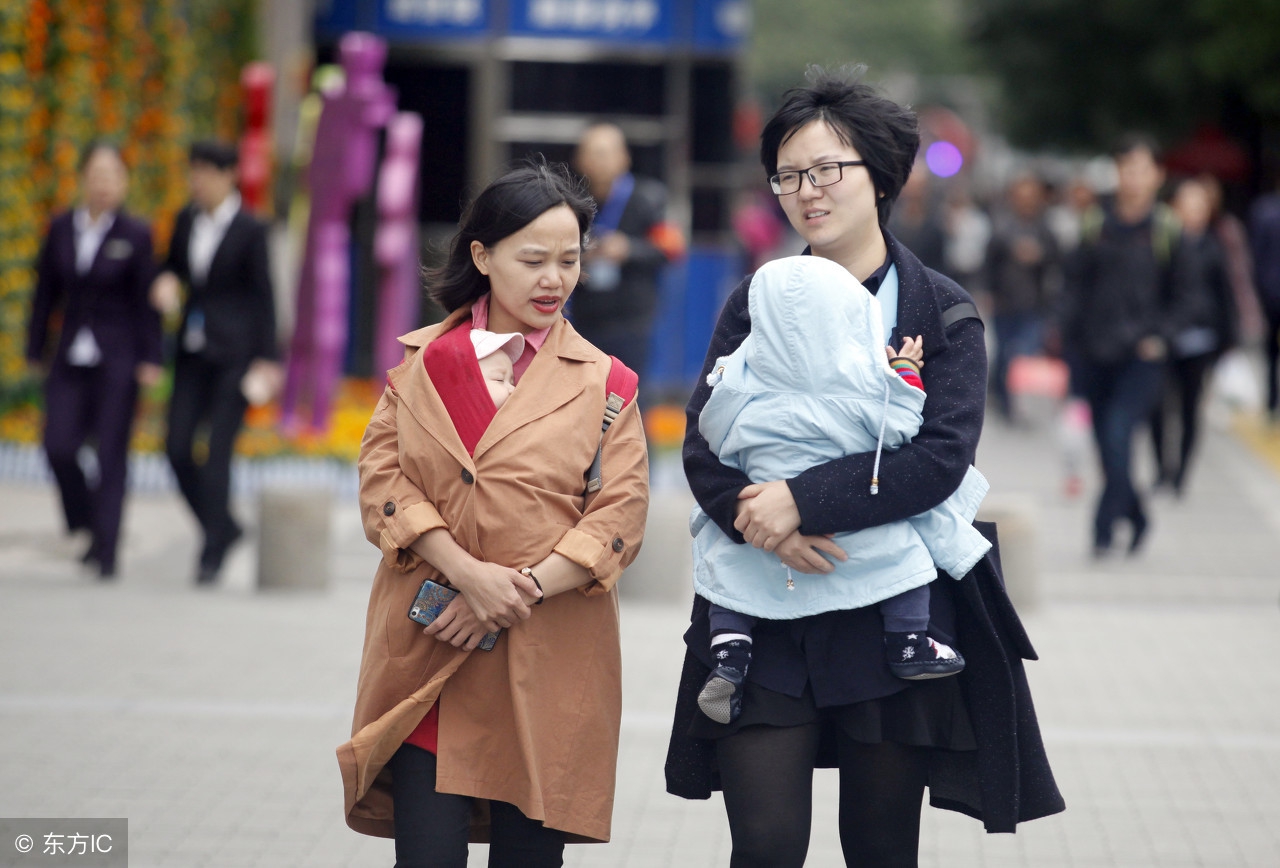 产后漏尿是盆底肌的问题吗,盆底肌康复治疗后还是打喷嚏漏尿