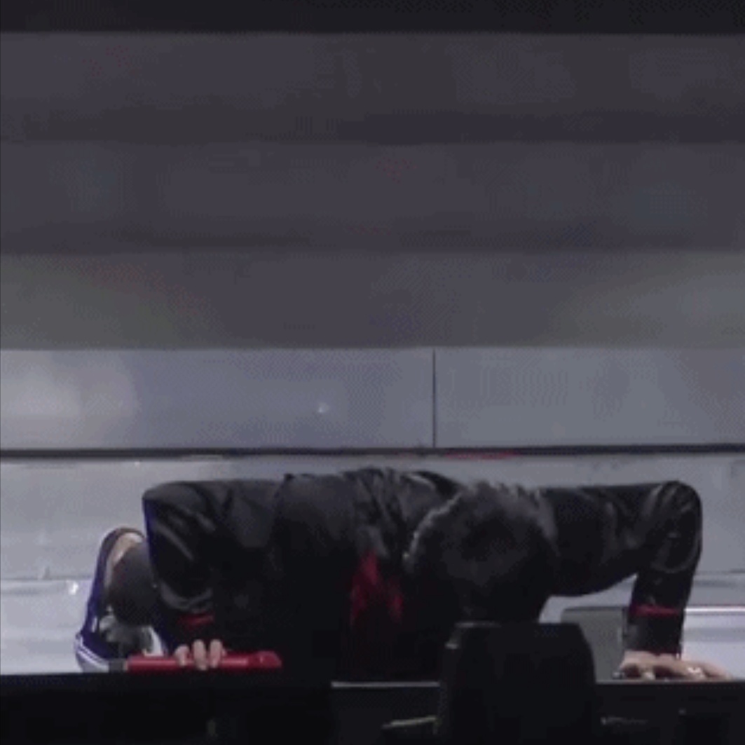 易烊千玺图片静态日常,易烊千玺运动风