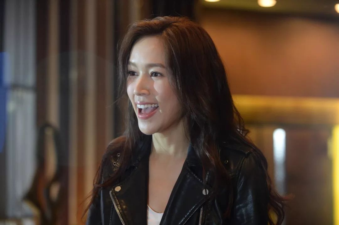 tvb新晋小花自曝桃花旺,tvb小花最近新消息