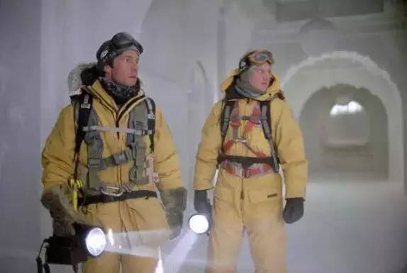 舔屏*党**注意！胡歌吴亦凡何穗爱穿的加拿大鹅要来天猫了！