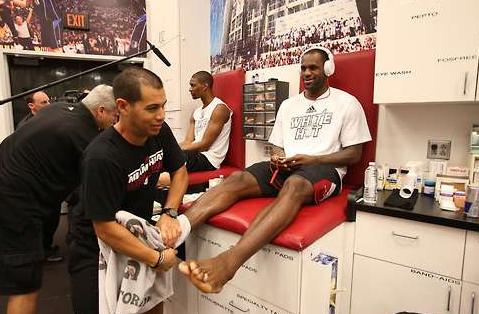 nba球星穿耐克鞋受伤,nba球员职业病