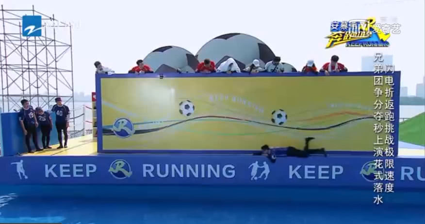 奔跑吧兄弟杨幂和baby撕名牌,奔跑吧杨幂张碧晨蔡徐坤撕名牌