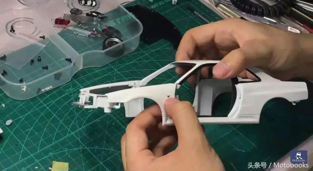 爱拆车模｜如何拆解1:18AUTOart日产GT-R34汽车模型