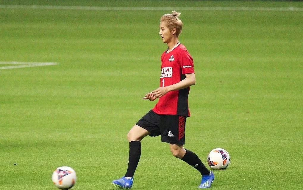 关晓彤足球装,关晓彤vs鹿晗