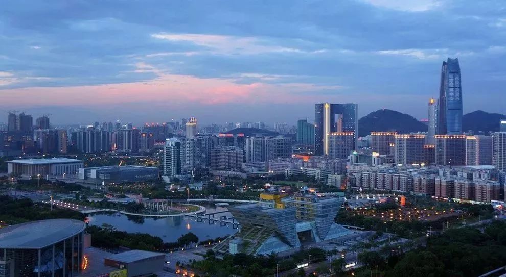 严苛的德国人也点赞东莞：绿水青山美如画，自动化工厂真先进！