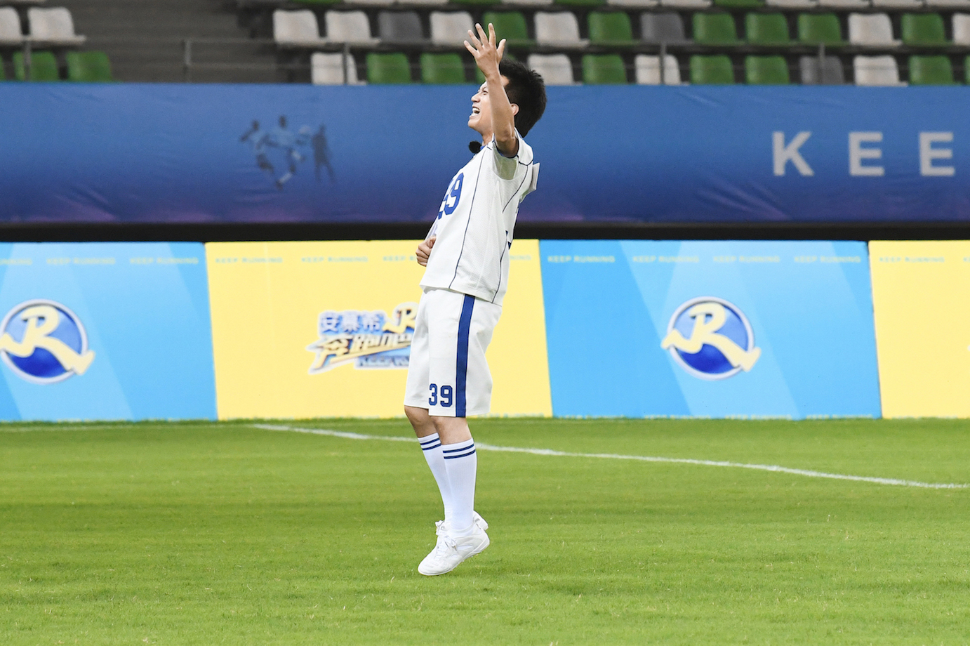 邓超奔跑吧乒乓球,奔跑吧兄弟邓超足球队