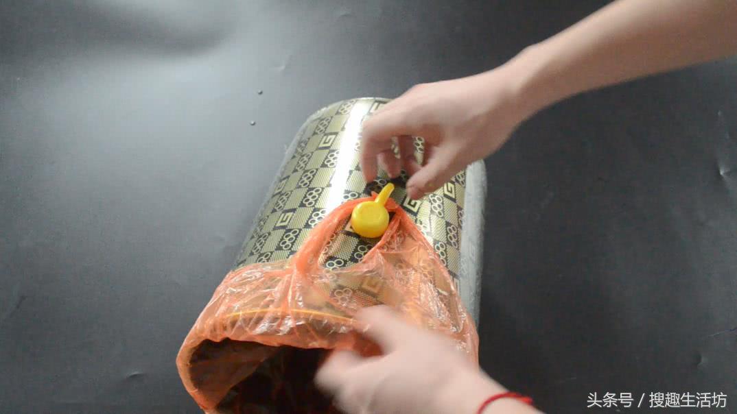 洗洁精瓶子放下面美观又不占地方,洗洁精瓶子放餐具