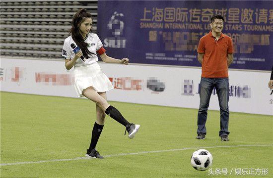 关晓彤打足球,关晓彤踢馆的视频