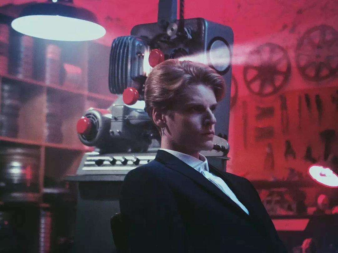 《暮光巴黎》百度云网盘资源「HD1080p中英双字」在线观看