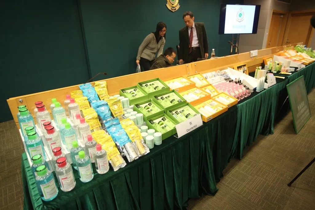 又查出20万假药！假鞋假化妆品假奶粉……香港沦为假货重灾区，多人中招！
