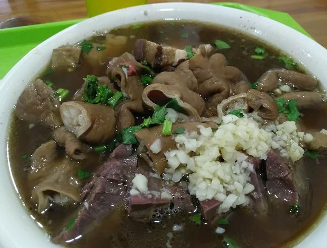 青岛小吃街推荐卤肥肠,西海岸最好吃的卤肥肠