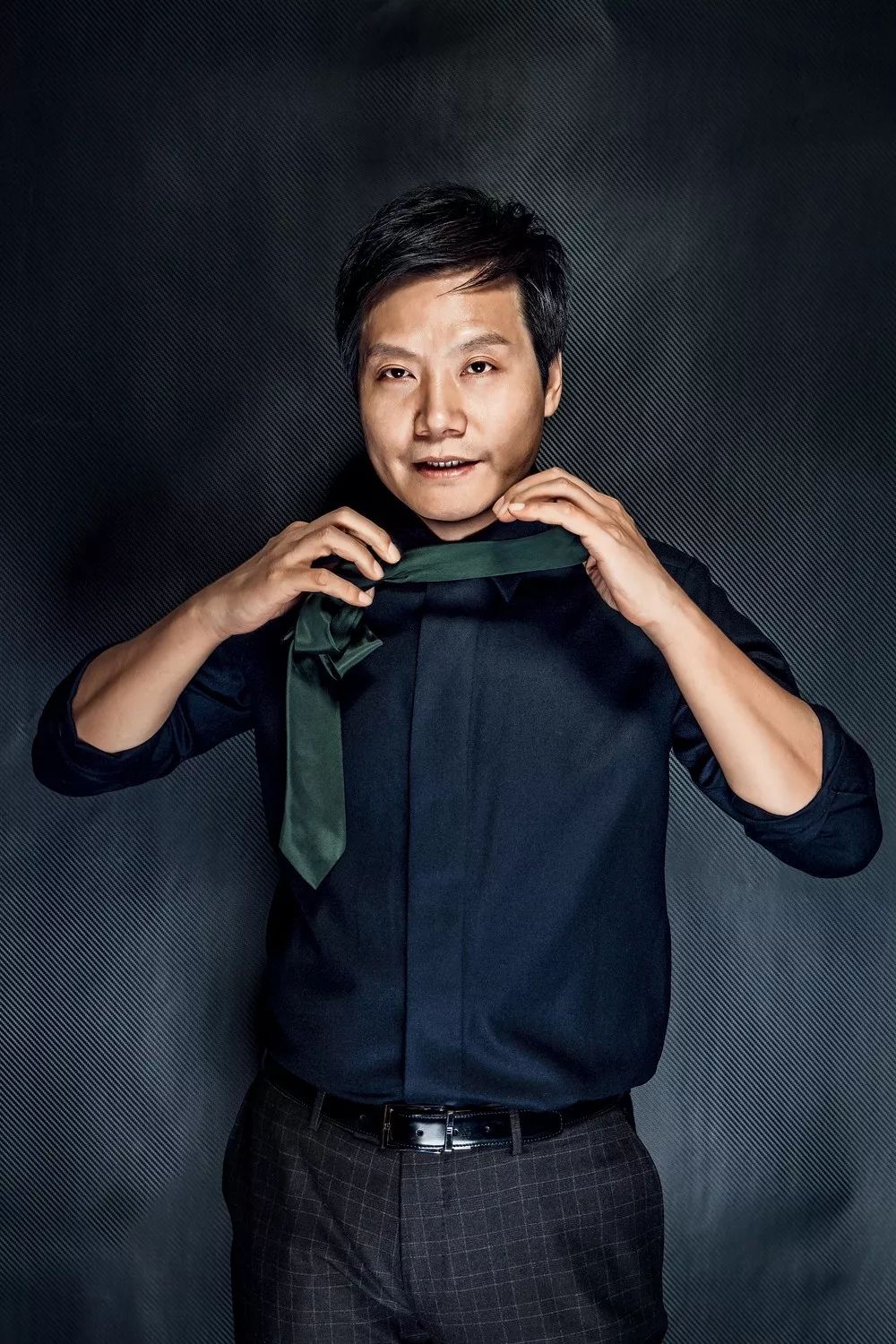 雷军算是一个伟大的企业家吗,雷军真是草根起家吗