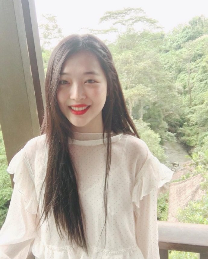 崔雪莉梦里花,蒋梦婕崔雪莉谁更白