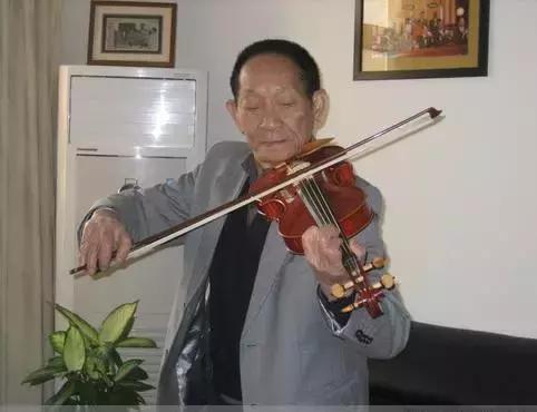 中国人在迪拜利用海水收割水稻,迪拜沙漠种植海水稻成功