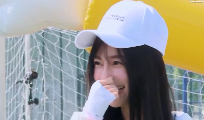 邓超陈赫超话,邓超瞪眼大笑