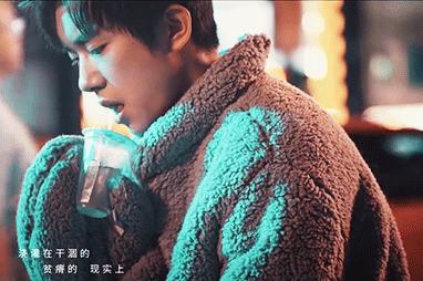 自带服装进组的明星,自带道具进组拍戏的女明星