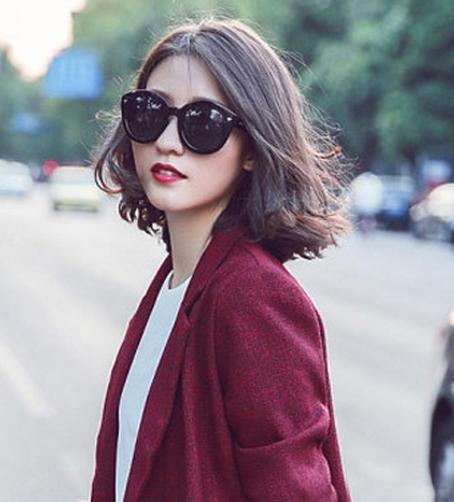 比较酷的发型中长发层次感,有层次感的中长发发型推荐