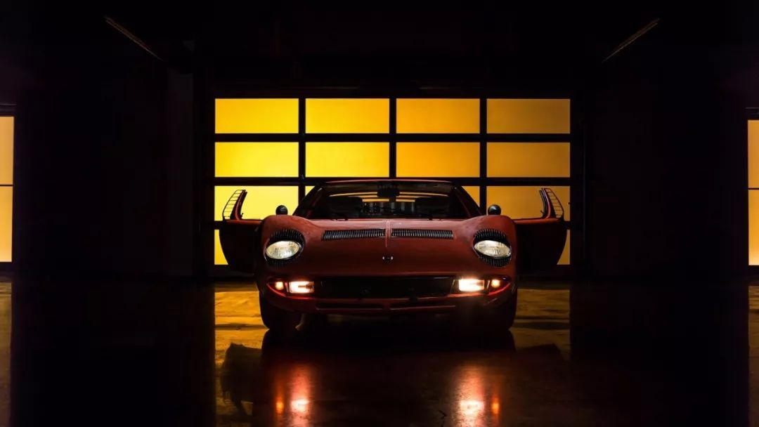 加速2.9秒的拖拉机，一脚油门一个鸡腿，一天租金一辆捷达