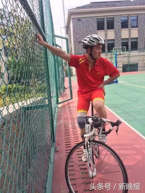 90后独腿小哥哥,弹吉他、进滑雪国家队……他的人生像超人!