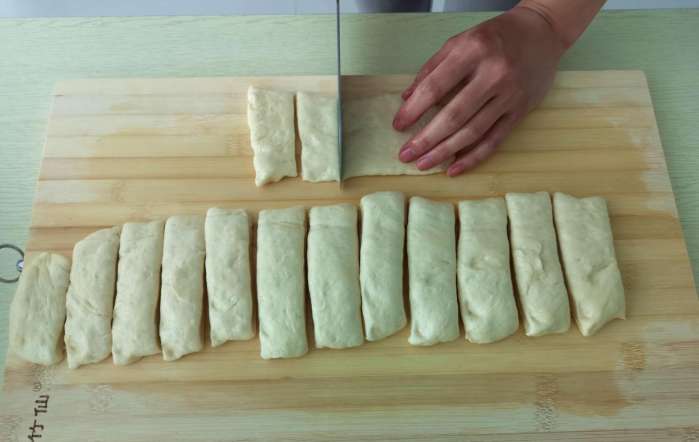 临夏回族厨娘油条教程,油条最简单的做法和配方