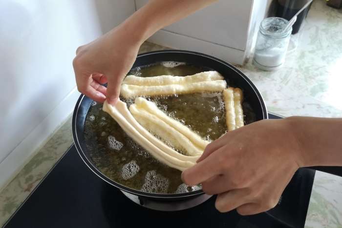 临夏回族厨娘油条教程,油条最简单的做法和配方