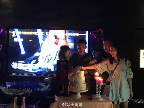 王晓晨郑恺陈赫青春同学会唱歌,王晓晨郑恺陈赫