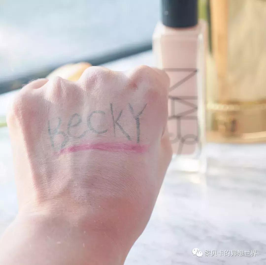 适合夏天用的粉底液遮瑕不脱妆,夏天脸部容易出汗适合哪个粉底液