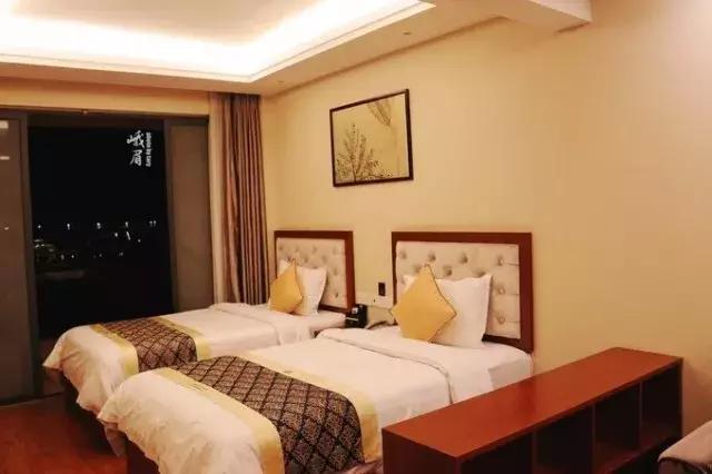 带着女生去峨眉山,带着女友穷游