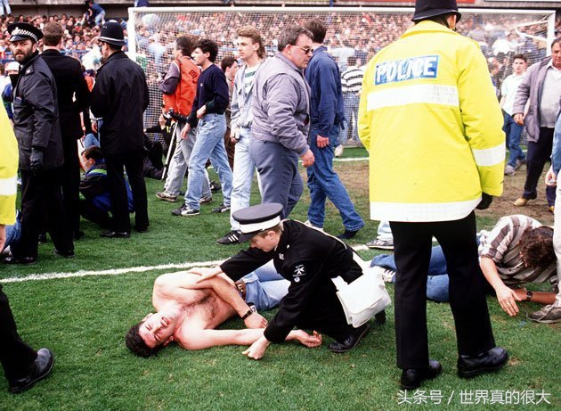 一场冰雹后的惨状,足球比赛被雷击身亡