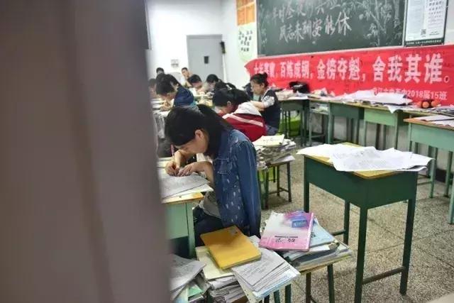 内江翔龙中学高考图片,内江翔龙中学高考现场
