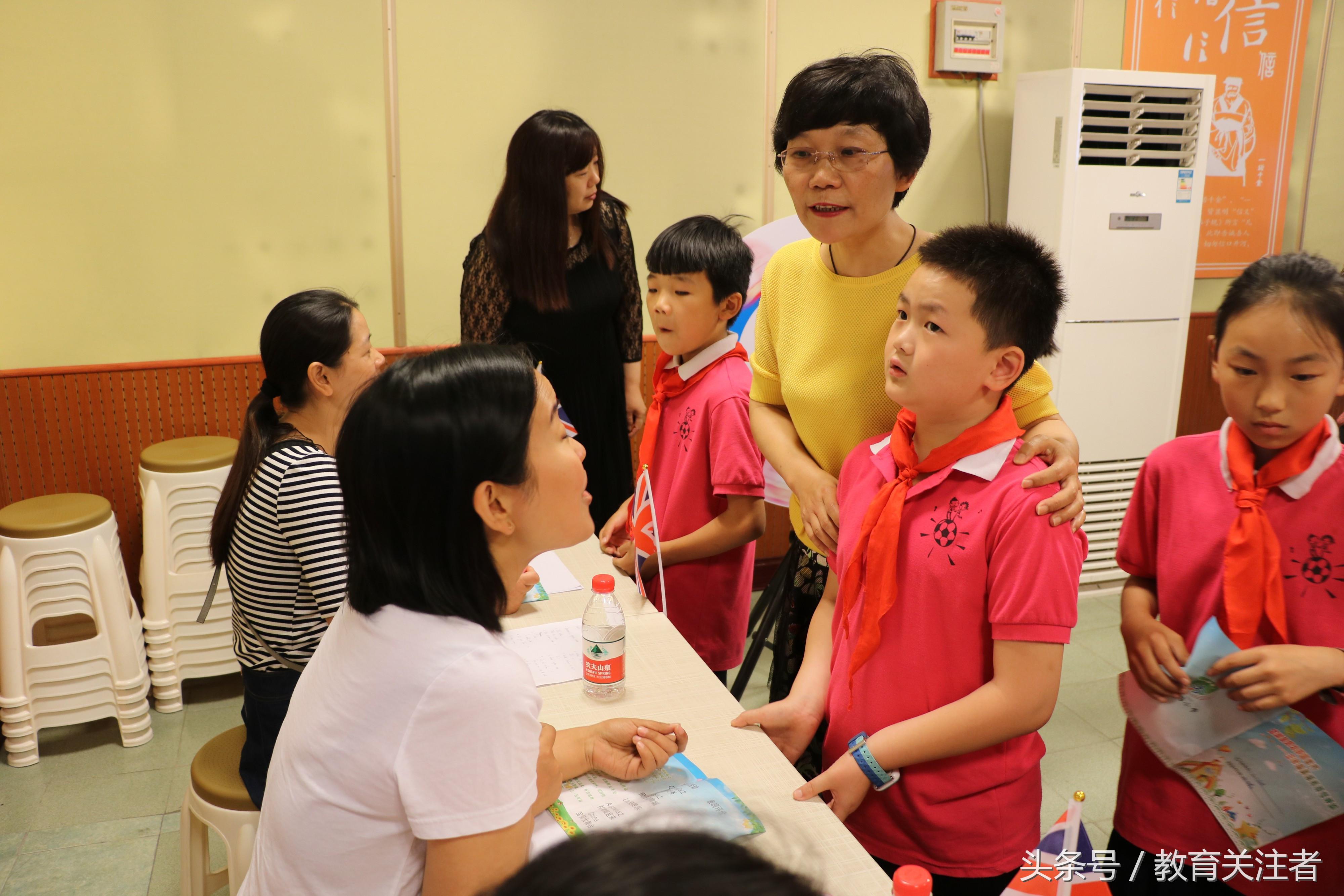 足球宝贝之环游世界—郑州市郑上路小学三年级英语表现性评价侧记