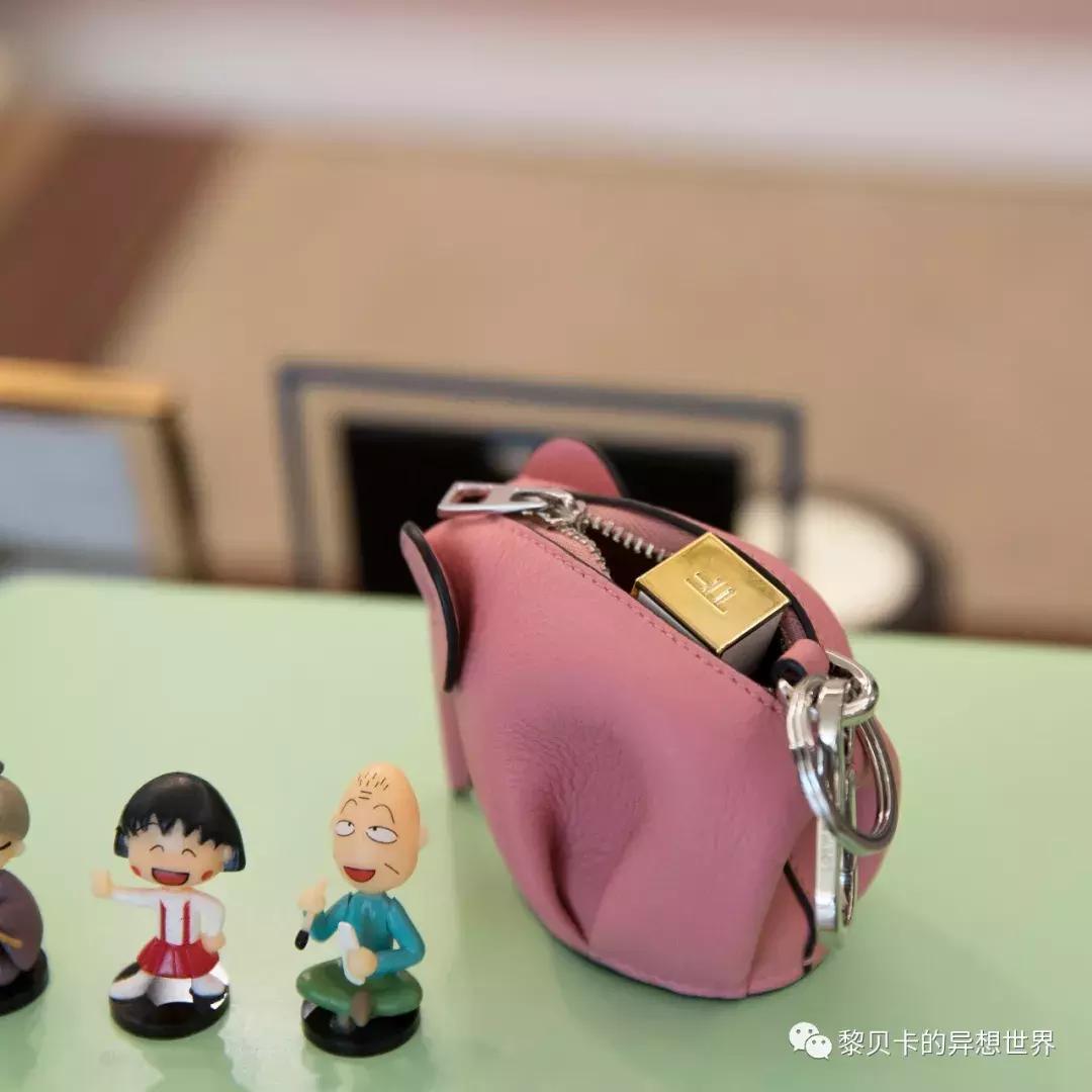 她们买了不少包，但天天背的还是这几个