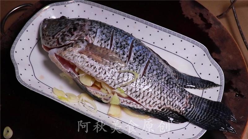 清蒸鱼的正宗做法简单又好吃,清蒸鱼做法鲜嫩爽口