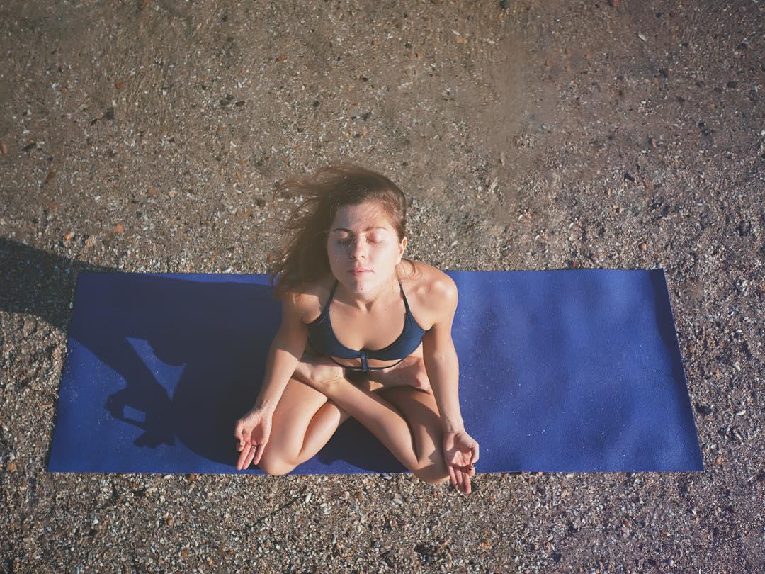 瑜伽每天坚持5分钟,瑜伽每天静躺10分钟