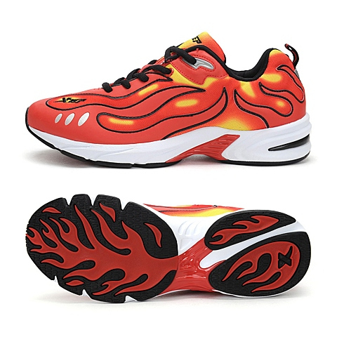 侃爷上脚yeezy350搭配,yeezy前侃爷穿过什么鞋