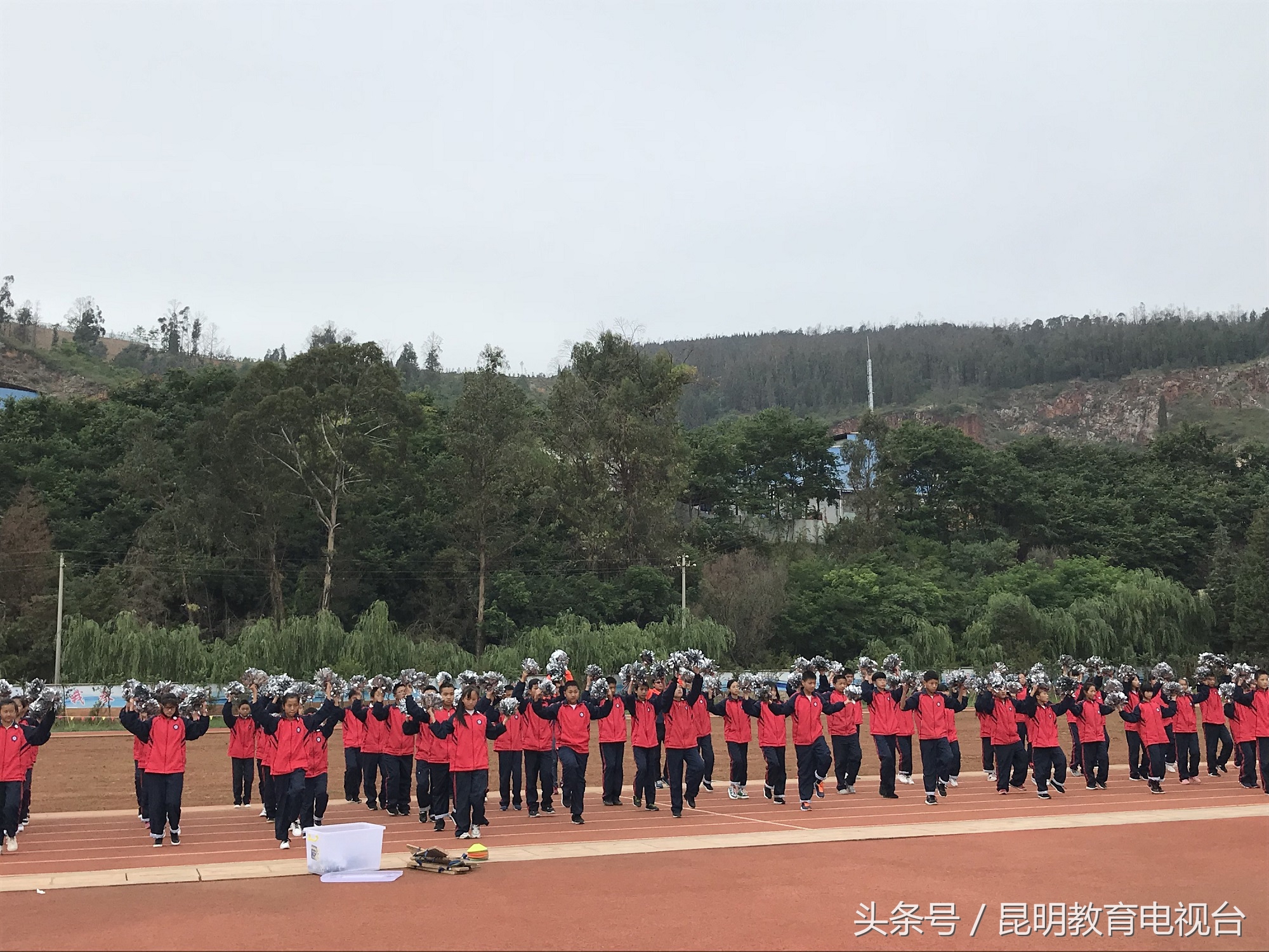 重工中学阳光体育“大课间”学生在快乐运动中“放飞”身心