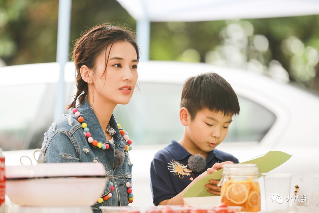 黄圣依安迪为何那么优秀,黄圣依带安迪