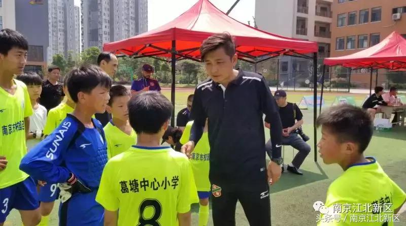 这个六月，看新区这群娃娃挥汗如雨战金陵！