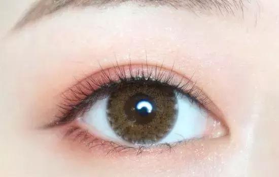 眼影画法新手易学日常妆,新手眼影画法教程日常妆