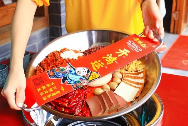 谭鸭血老火锅在四川的热度,惊艳中国的成都火锅谭鸭血老火锅