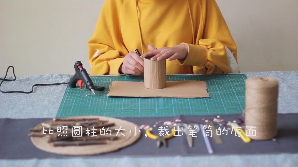 一个快递盒做的手工,一个快递盒变废为宝小班