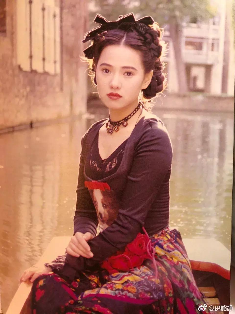 深夜怒怼直男癌的她，却日常被吐槽戏多矫情玻璃心？