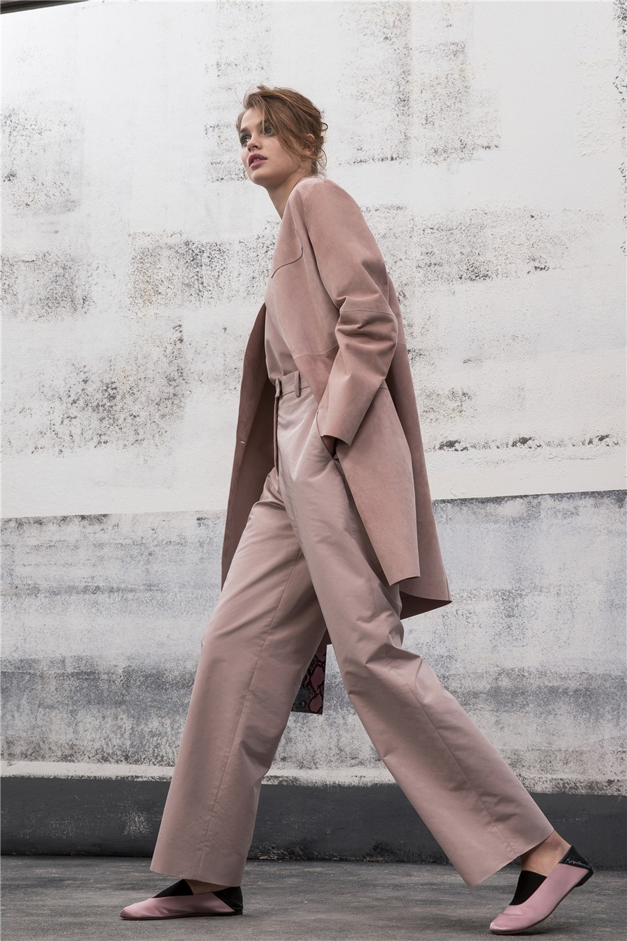 giorgioarmani女装风格,意大利奢侈品牌giorgioarmani