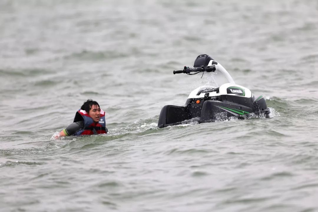 川崎摩托艇1.8T发动机零售价,川崎摩托艇310最新款测评